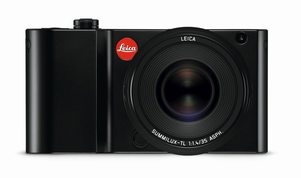 The review camera came in black but without the 35mm (50mm equivalent) f/1.4 Summilux lens shown here. In my opinion, black is the colour of choice but, of course, that is very much a matter of personal preference